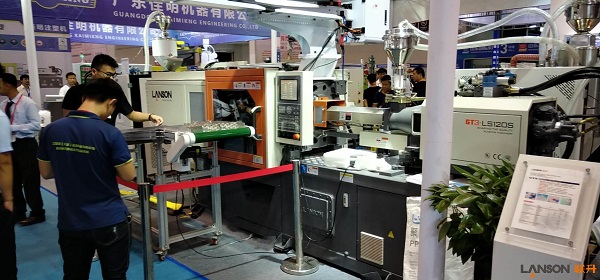 lanson injection moulding machine in exhibition